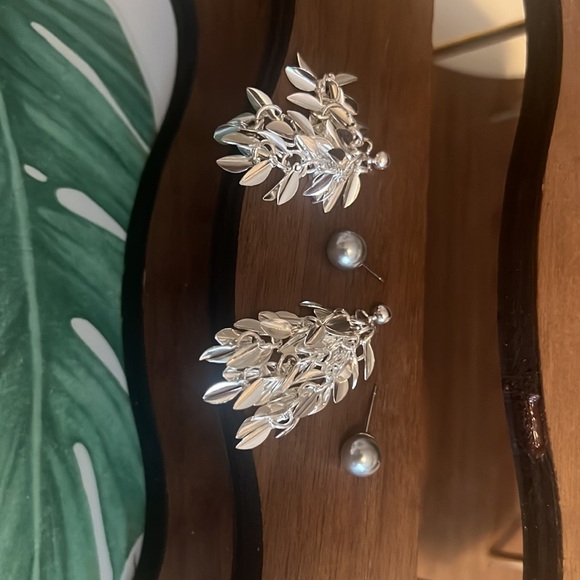 Wheat-Inspired Gray Pearl Tassel Drop Earrings - Picture 7 of 7